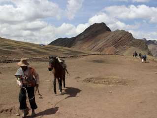 Ascension Vinicunca (Rainbow Mountain)