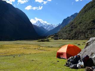 Trekking to Huillca (13120 ft)
