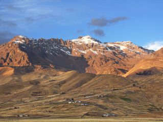 Crossing the Altiplano between Puno and Cusco