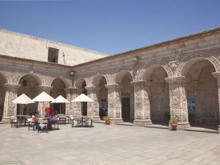 Visit Arequipa, the white city 
