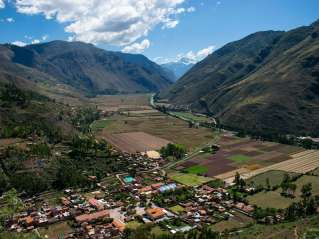 Visita de Lima, vuelo a Cusco / Noche en el Valle Sagrado.