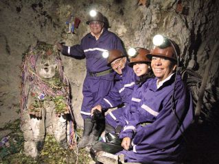 Visita de Potosí y trayecto en vehículo privado a Sucre