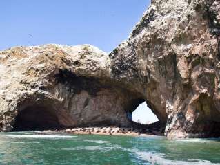 Visita de las Islas Ballestas y regreso a Lima.