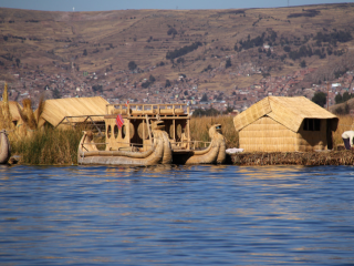 Visite of the floating islands and Taquile